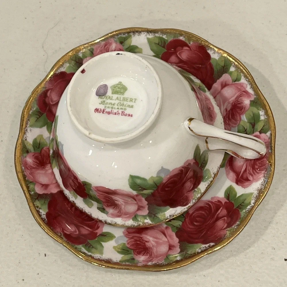 Royal Albert English Bone China Teacup and Saucer Old English Rose